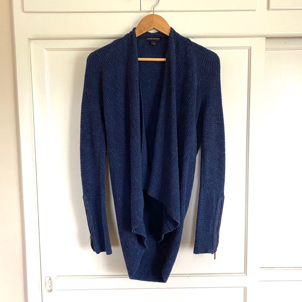 Banana Republic hi-low sweater with zip sleeves, S
